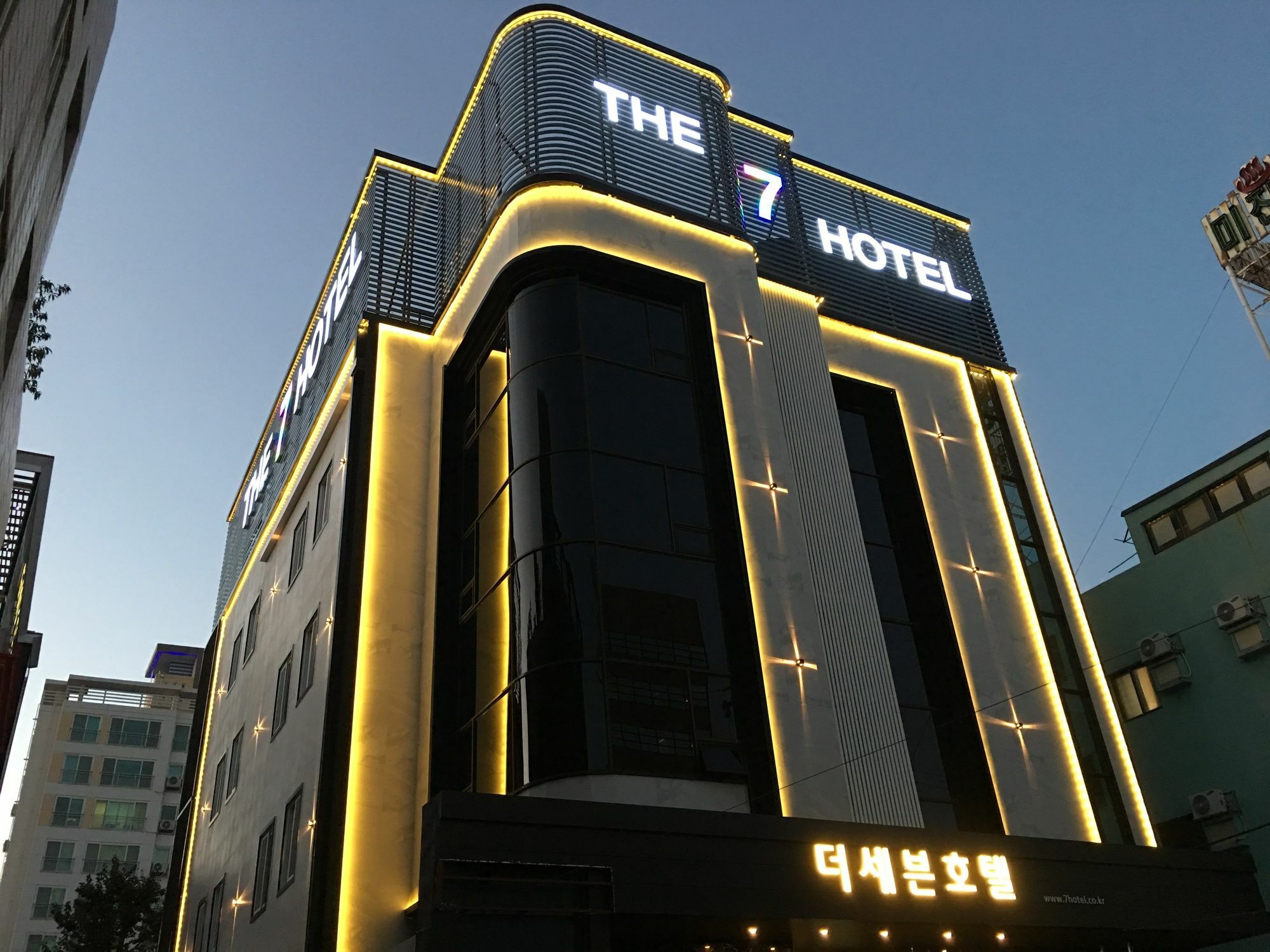 The 7 Hotel Pohang Exterior photo